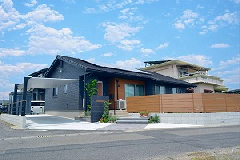住宅にマッチしたモダンでかっこいいヤマサハウスの新築外構工事　霧島市M様邸