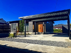 ダークトーンでまとめた機能的な新築外構　都城市K様