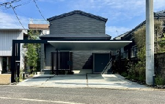 スタイリッシュなカーポートFⅡを使用したかっこいいファサードデザインの新築外構　鹿児島市K様邸