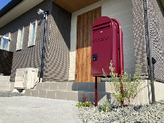 落着きカラーとアクセントで魅せる新築外構　～薩摩川内市Y様邸～