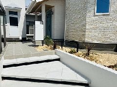 【宮崎市 ｱﾌﾟﾛｰﾁﾘﾌｫｰﾑ】住宅リフォームに合わせて玄関まわりも一新