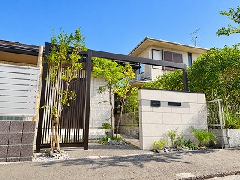 フレームと植栽で印象が変わる門まわり -宮崎市　外構リフォーム-