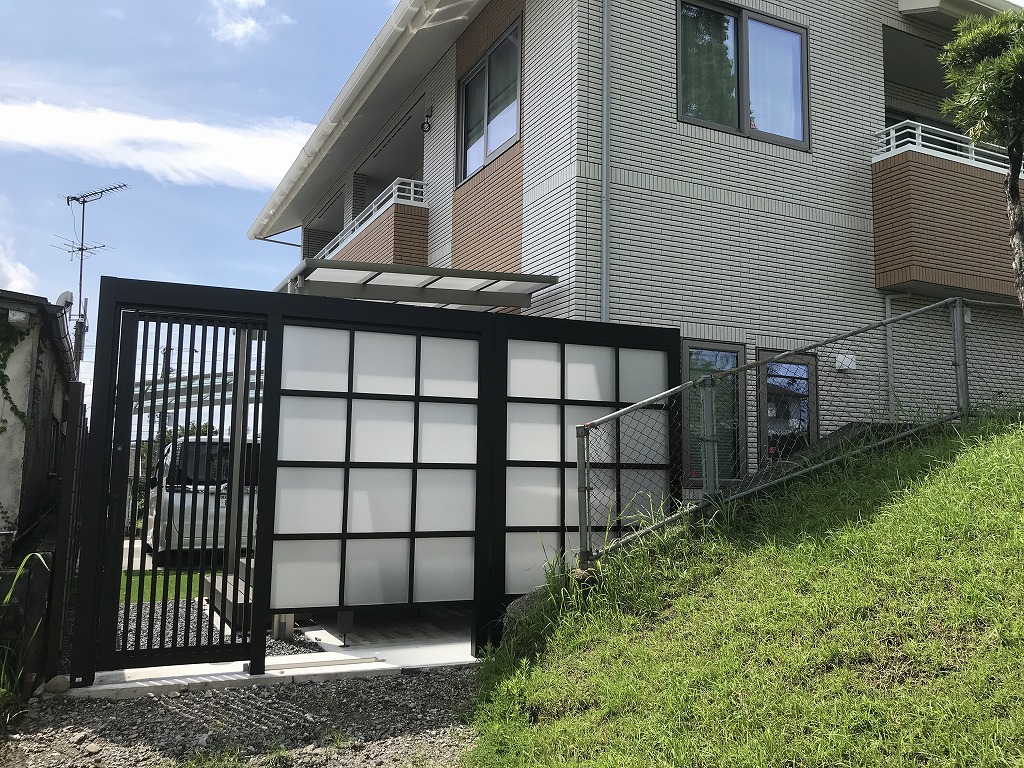 光を取り入れる目隠し Gスクリーン
