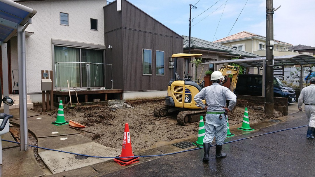 解体工事中の庭