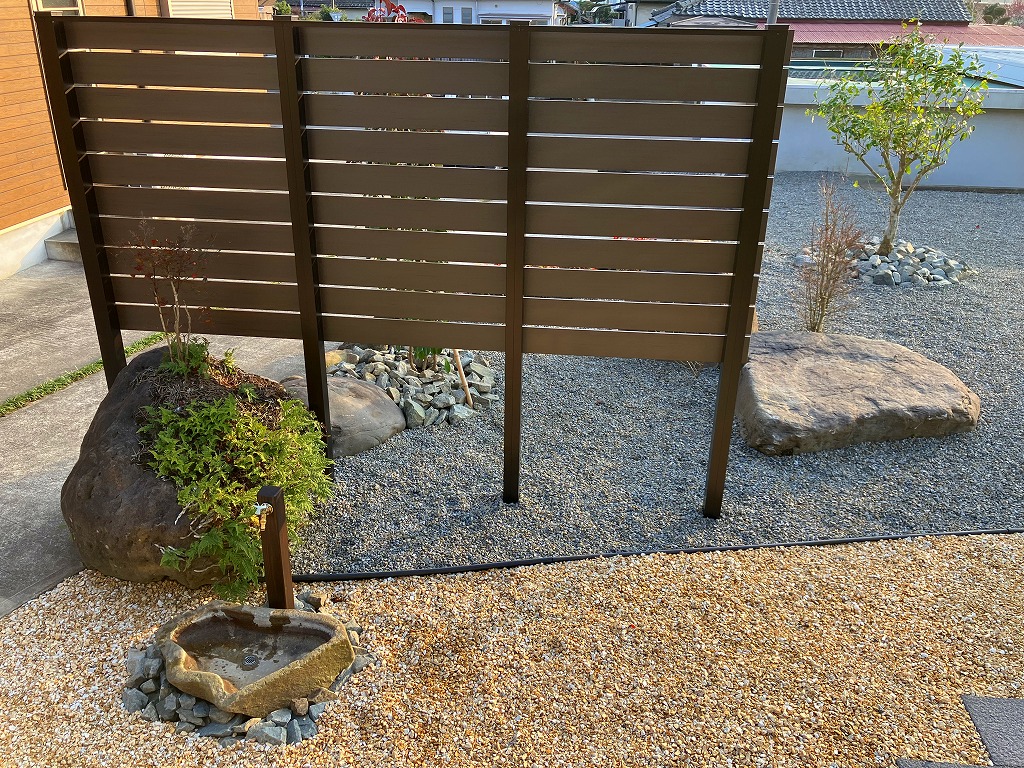 アーバンフェンス 木調立水栓