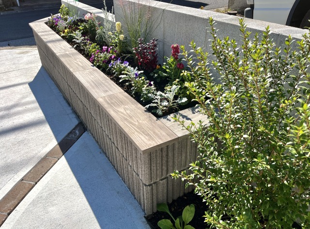 コード、東洋工業、腰高花壇