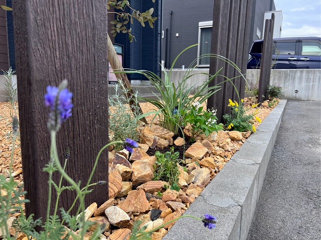 心地よく空間を仕切るナチュラルでやさしい車庫拡張工事＊霧島市N様邸