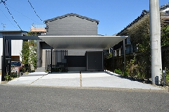 スタイリッシュなカーポートFⅡを使用したかっこいいファサードデザインの新築外構　鹿児島市K様邸