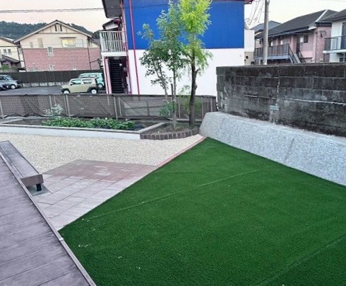 人工芝と平板テラスでお手入れいらず＊霧島市A様